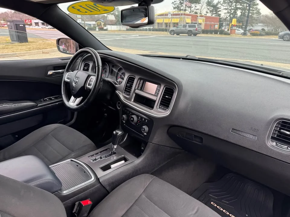 2013 Dodge Charger 6th Gen - Image 7 of 13