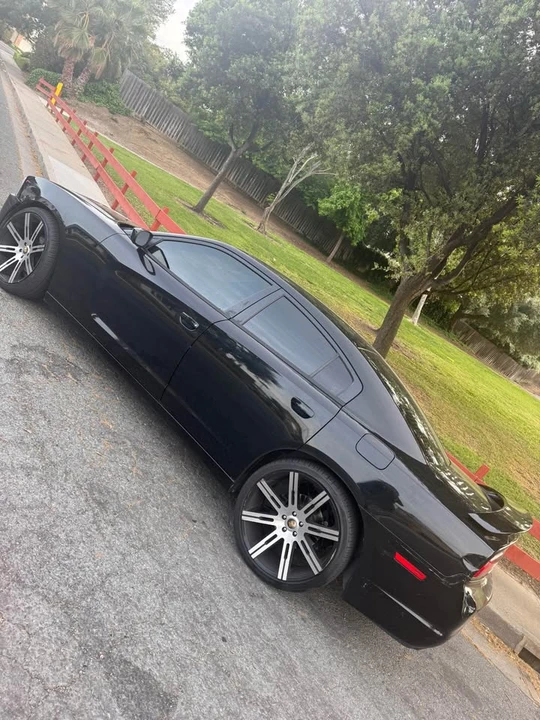 2013 Dodge Charger 7th Gen - Image 2 of 7