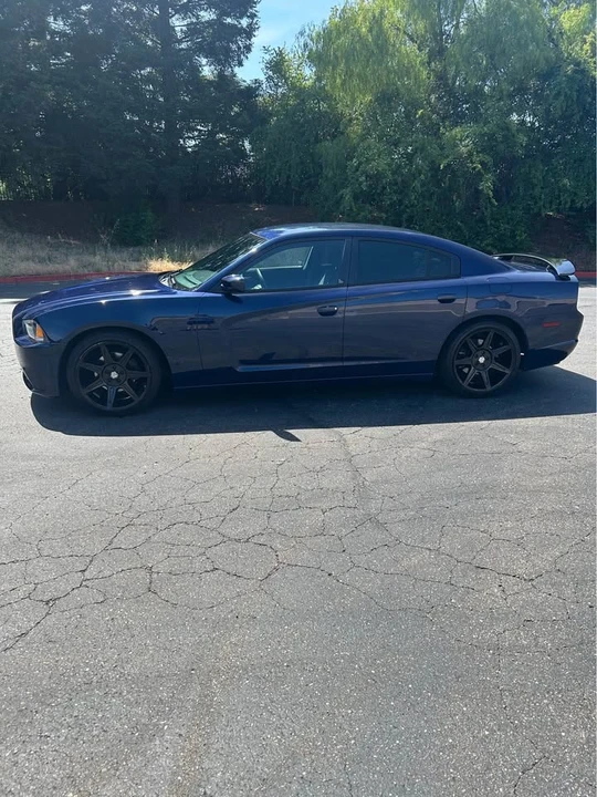 2013 Dodge Charger 7th Gen - Image 2 of 20