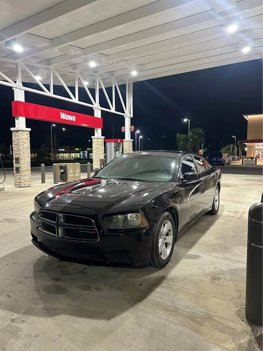 2013 Dodge Charger 7th Gen - Image 2 of 12