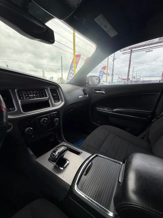 2013 Dodge Charger 7th Gen - Image 17 of 18