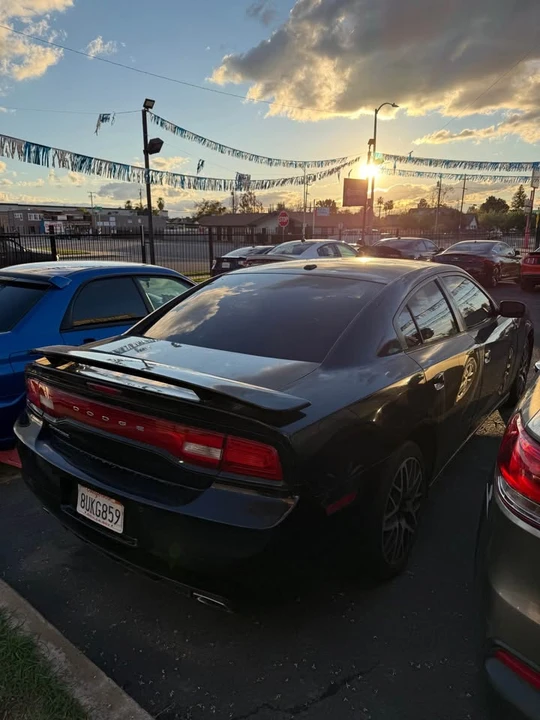 2013 Dodge Charger 6th Gen - Image 4 of 15