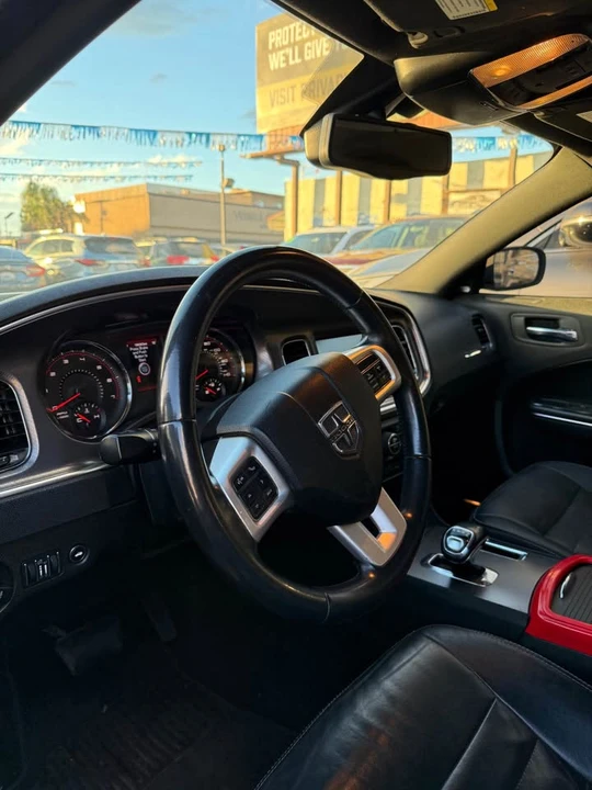 2013 Dodge Charger 6th Gen - Image 7 of 15