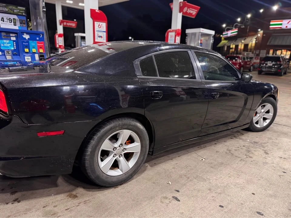 2013 Dodge Charger 6th Gen - Image 4 of 8