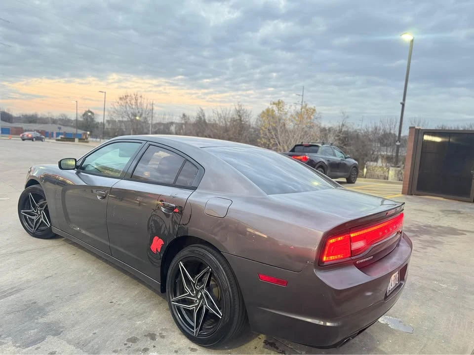 2013 Dodge Charger 7th Gen - Image 2 of 8