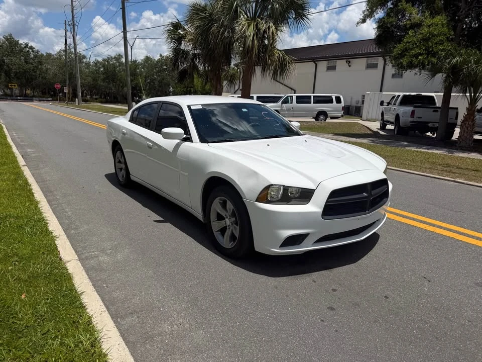 2013 Dodge Charger 7th Gen - Image 4 of 11