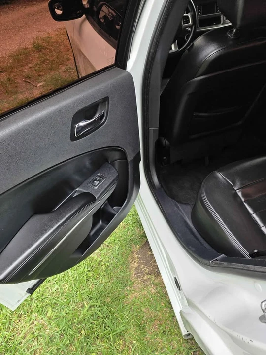 2013 Dodge Charger 7th Gen - Image 6 of 11