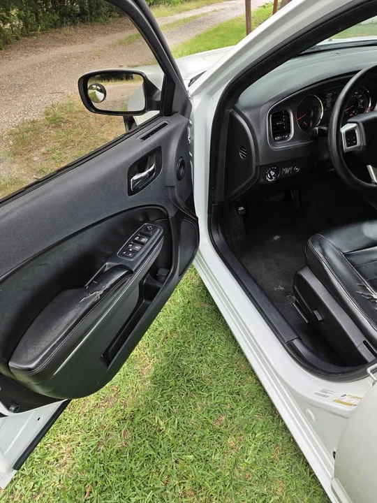 2013 Dodge Charger 7th Gen - Image 9 of 11