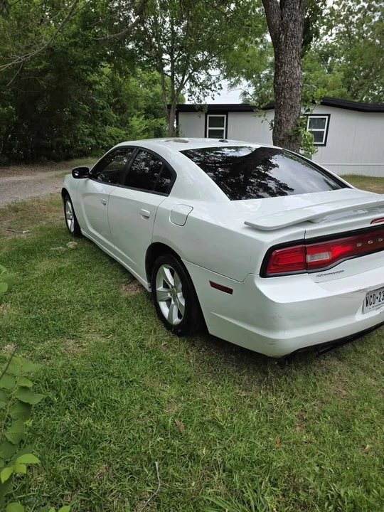 2013 Dodge Charger 7th Gen - Image 3 of 11