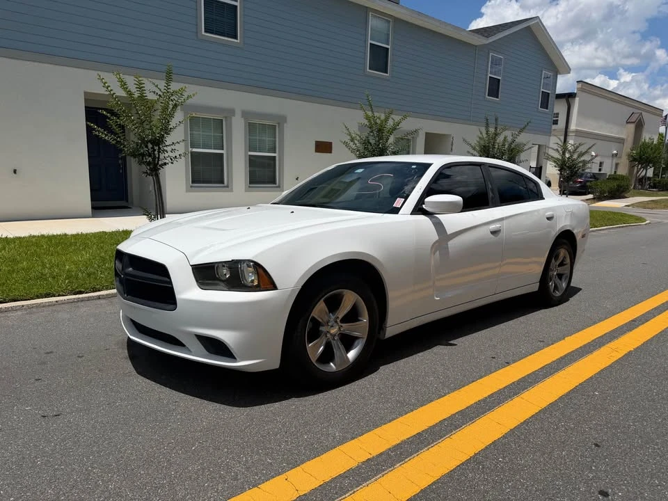 2013 Dodge Charger 7th Gen - Image 2 of 11