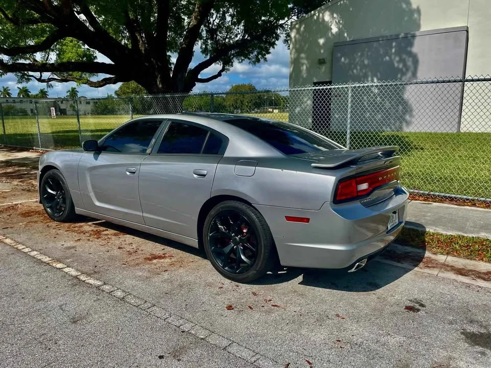 2013 Dodge Charger 7th Gen - Image 9 of 11