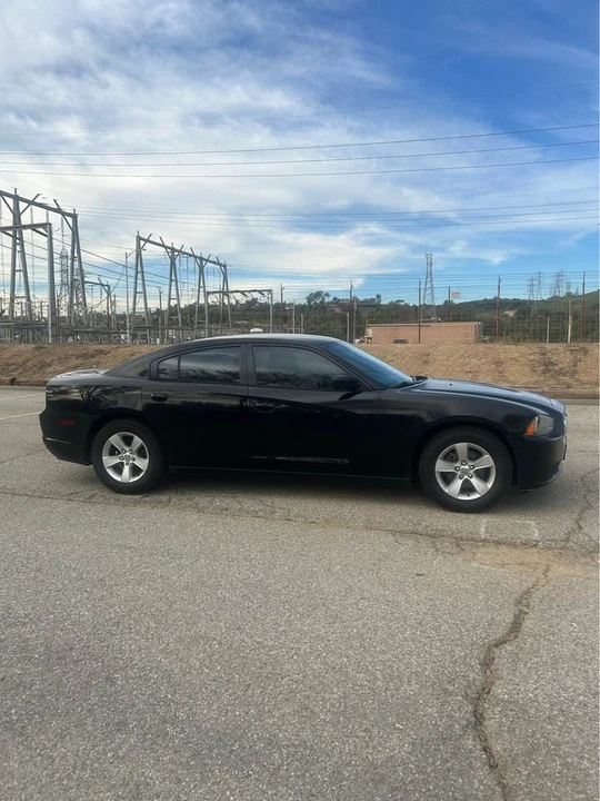 2013 Dodge Charger 7th Gen - Image 2 of 10