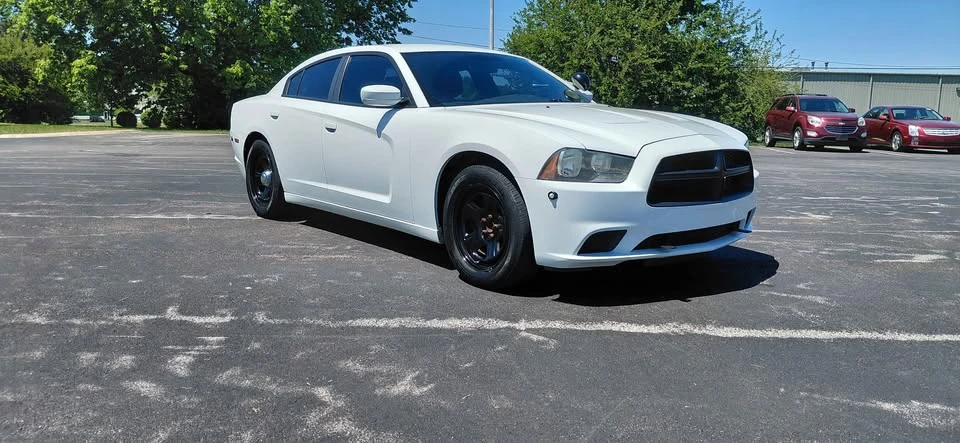 2013 Dodge Charger 7th Gen - Image 2 of 9
