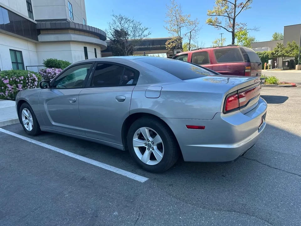 2013 Dodge Charger 7th Gen - Image 5 of 11