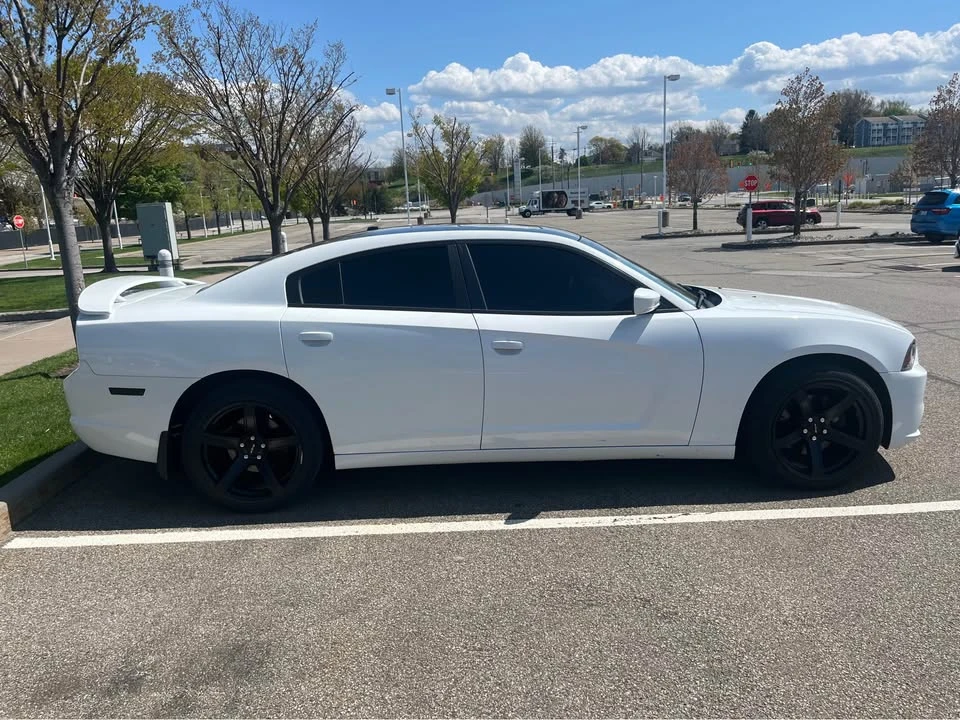 2013 Dodge Charger 7th Gen - Image 8 of 12