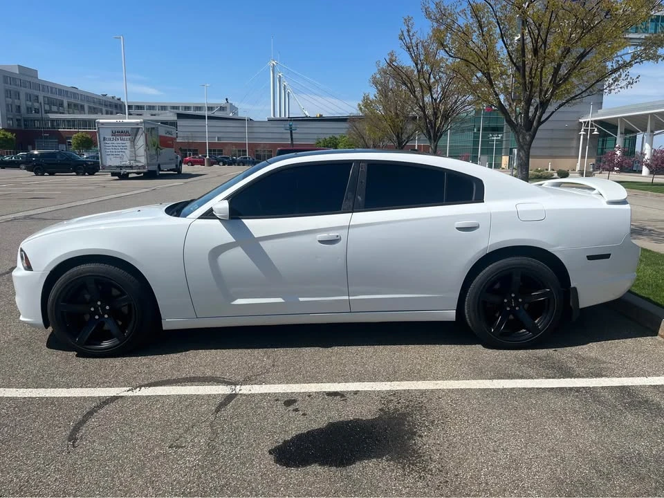 2013 Dodge Charger 7th Gen - Image 6 of 12