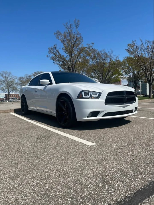 2013 Dodge Charger 7th Gen - Image 2 of 12