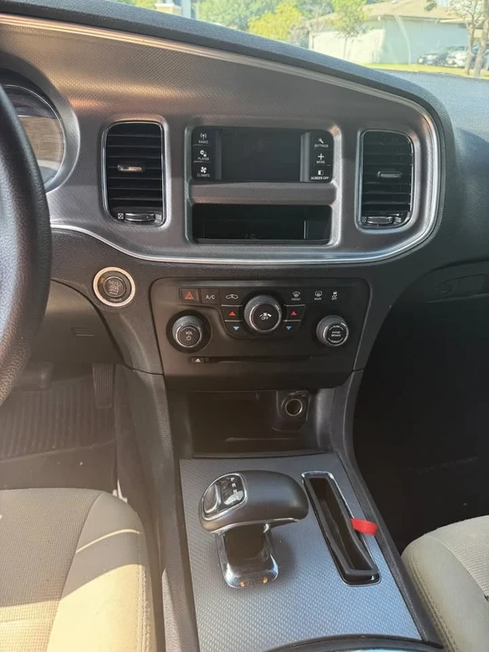 2013 Dodge Charger 7th Gen - Image 4 of 13