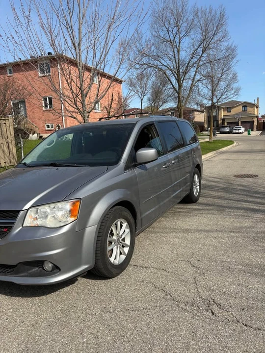 2013 Dodge Caravan - Image 2 of 10