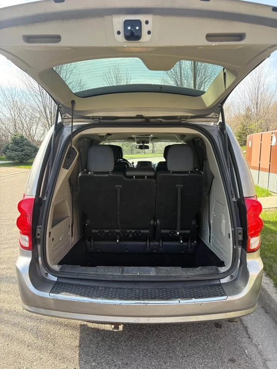 2013 Dodge Caravan - Image 5 of 10
