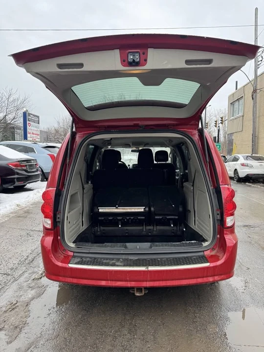 2013 Dodge Caravan - Image 7 of 9