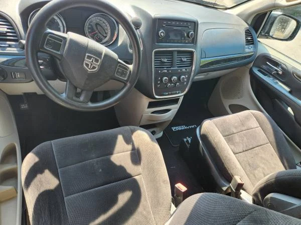2013 Dodge Caravan - Image 9 of 10