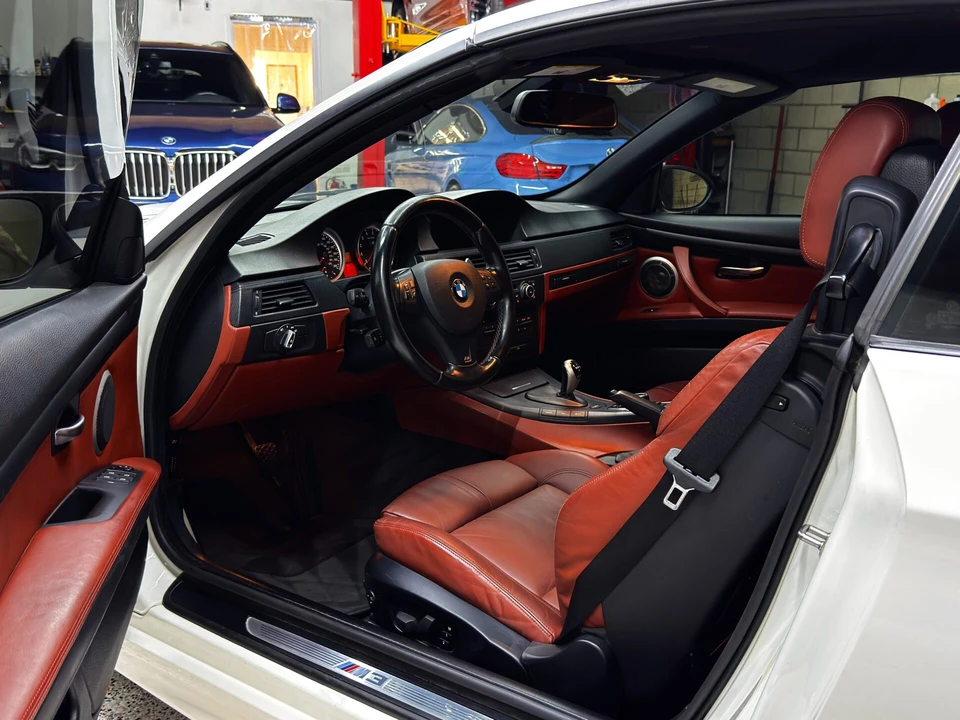 2013 BMW E93 M3 Convertible - Image 2 of 24