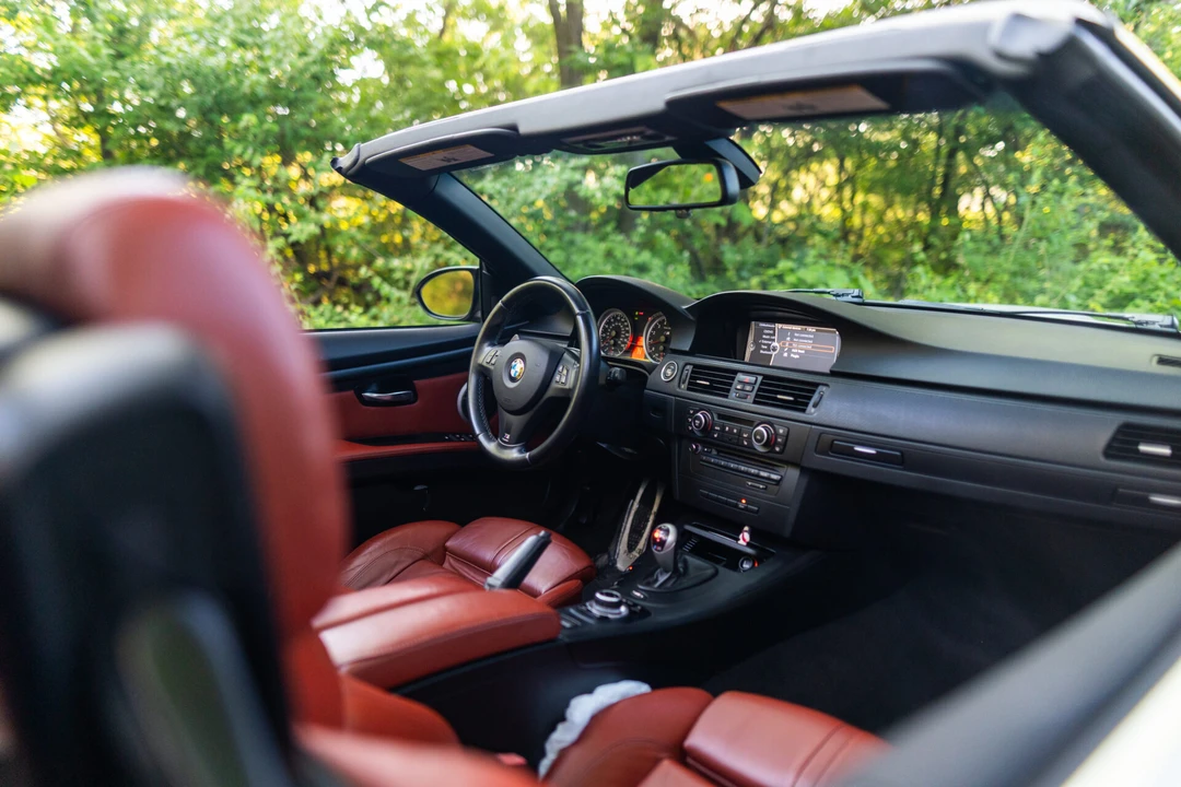 2013 BMW E93 M3 Convertible - Image 19 of 31