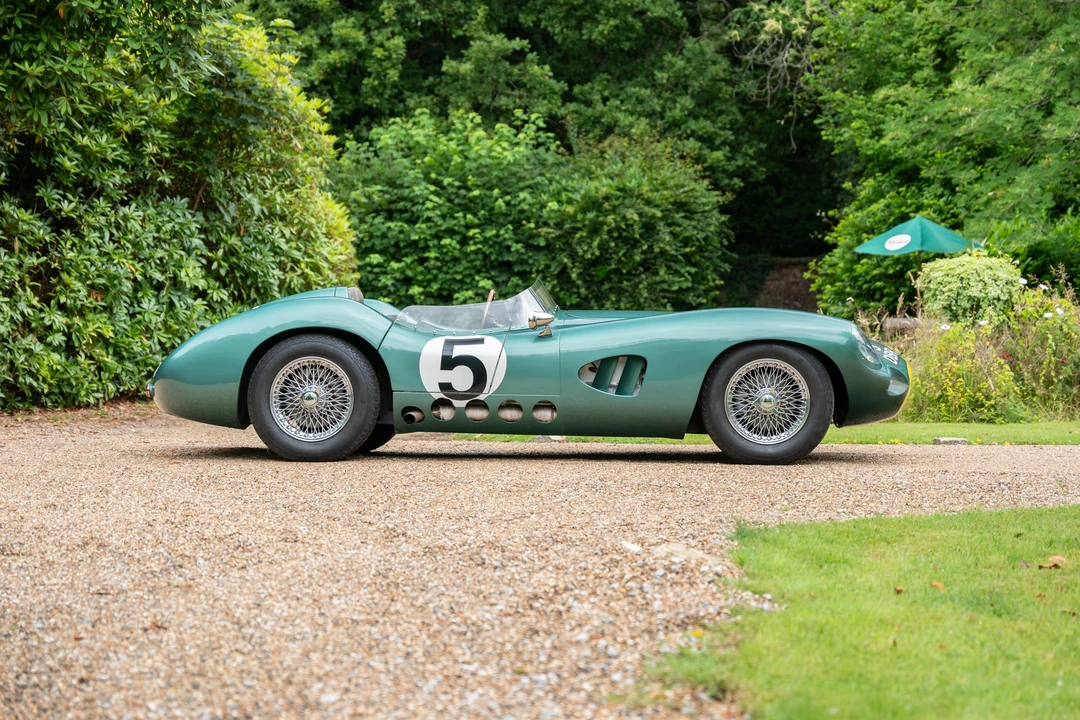 2013 Aston Martin - Image 9 of 31