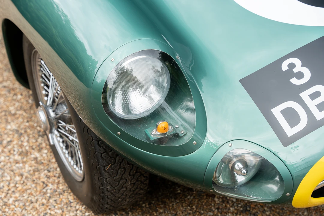 2013 Aston Martin - Image 27 of 31