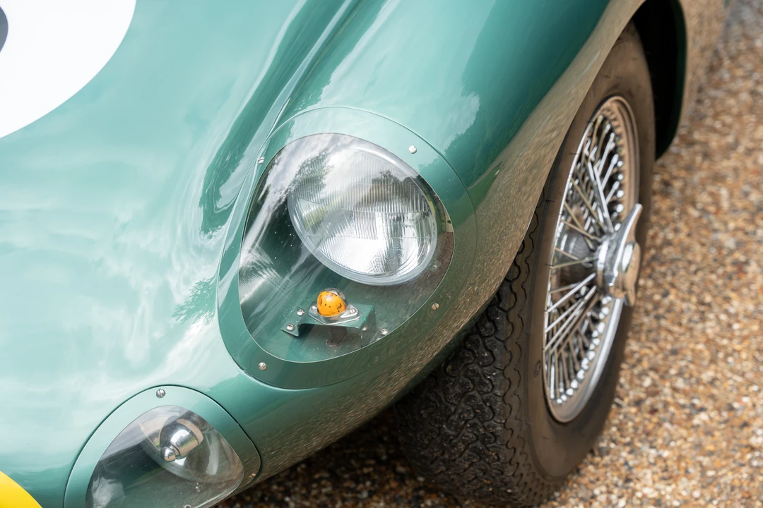 2013 Aston Martin - Image 28 of 31