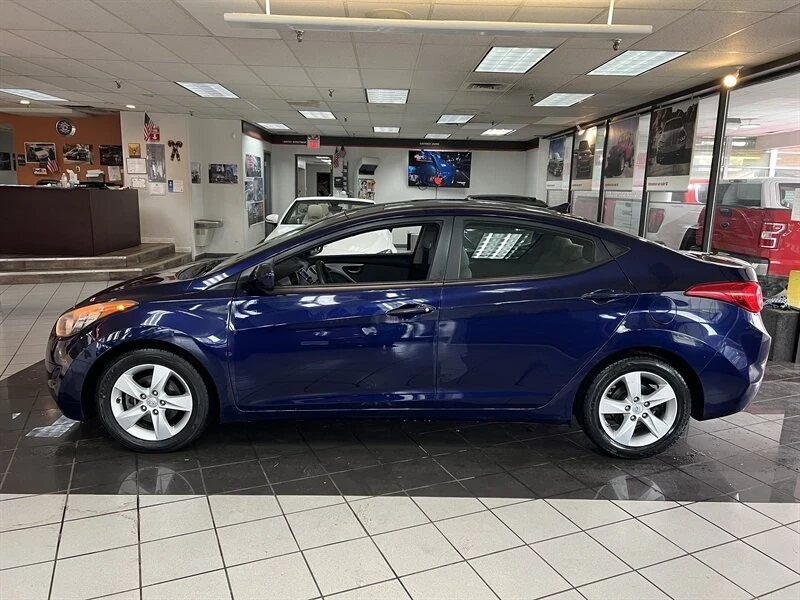 2013 Hyundai Elantra - Image 2 of 4