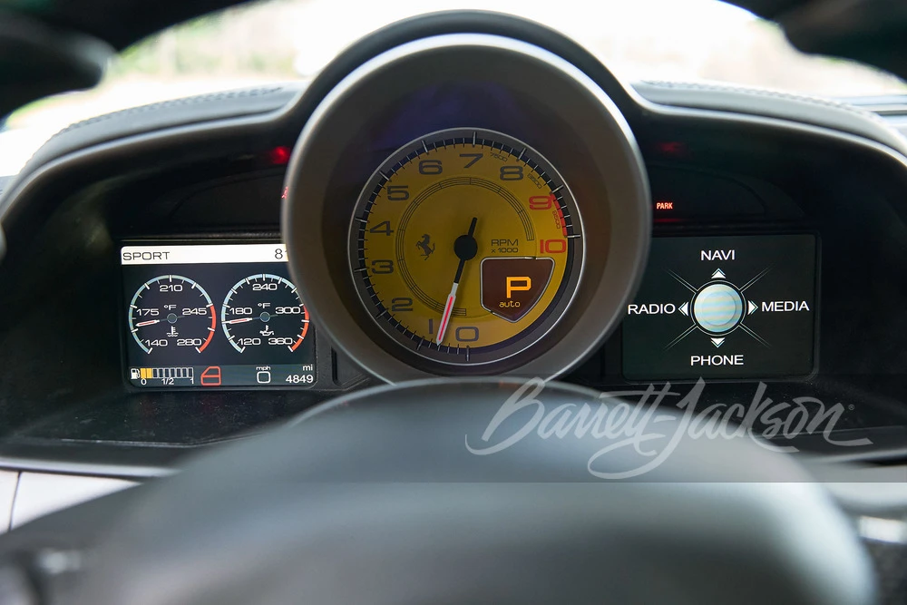 2013 Ferrari 458 Spider - Image 23 of 31