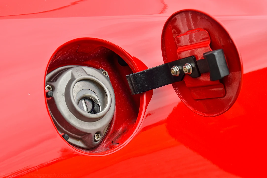 2013 Ferrari 458 Spider - Image 27 of 31