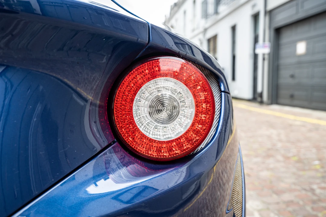 2013 Ferrari FF - Image 25 of 31
