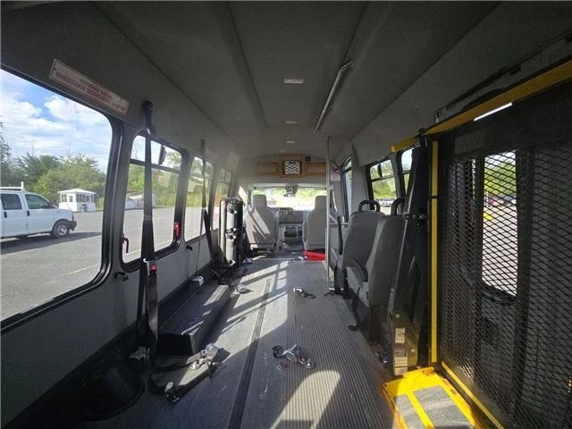 2013 Ford Econoline Van - Image 13 of 16
