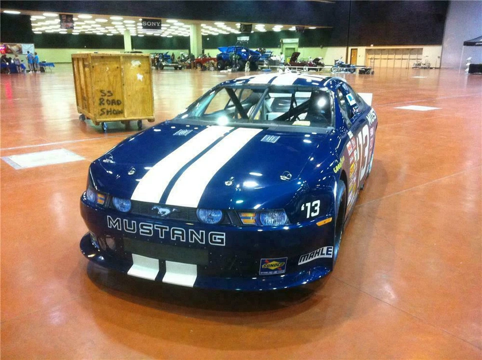 2013 Ford S197 Mustang - Image 2 of 5