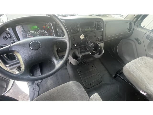 2013 Freightliner - Image 11 of 18