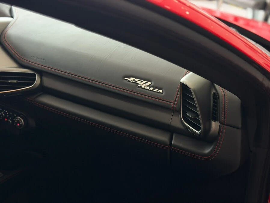 2013 Ferrari 458 Italia - Image 28 of 31