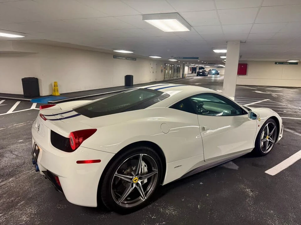 2013 Ferrari 458 Italia - Image 9 of 31