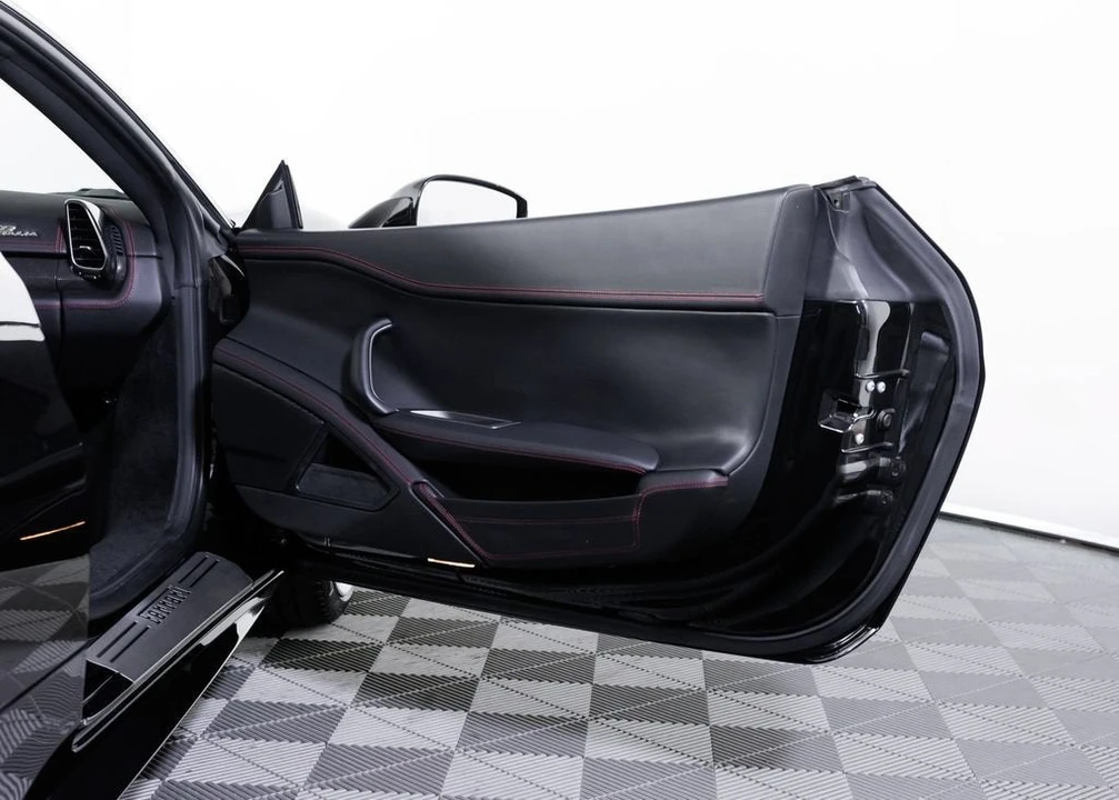 2013 Ferrari 458 Italia - Image 19 of 31
