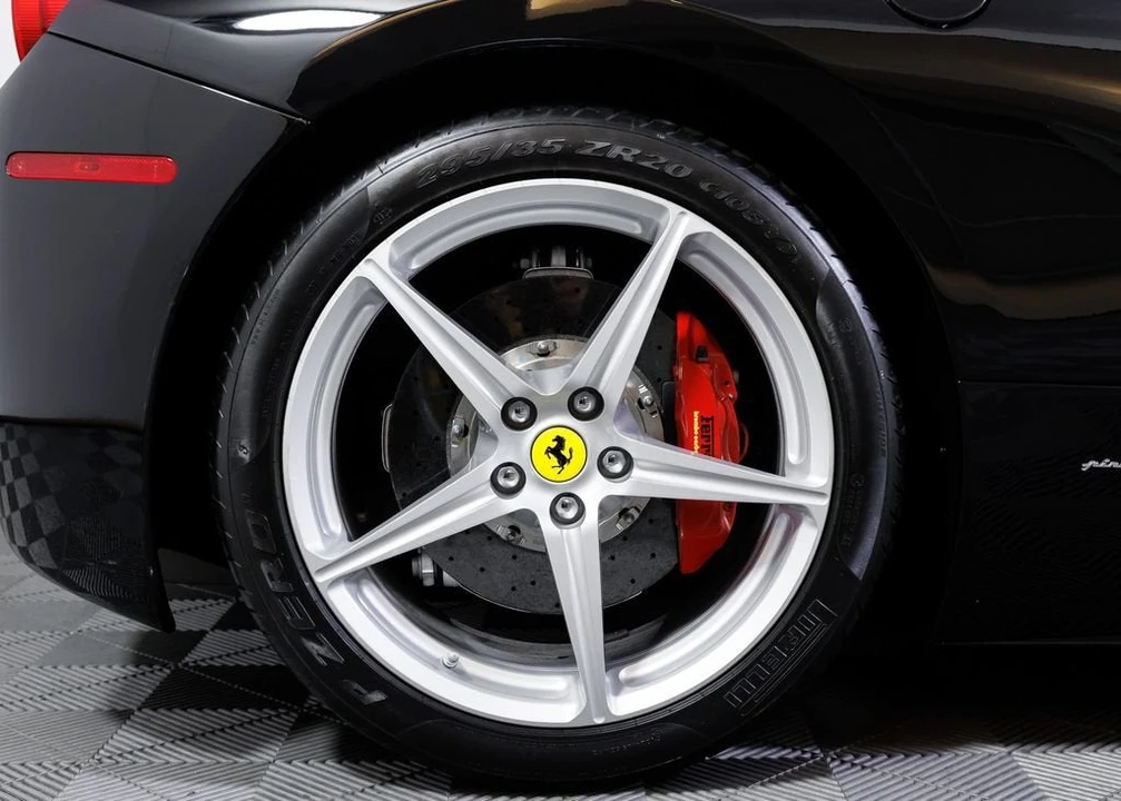 2013 Ferrari 458 Italia - Image 8 of 31