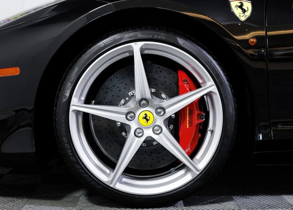 2013 Ferrari 458 Italia - Image 5 of 31