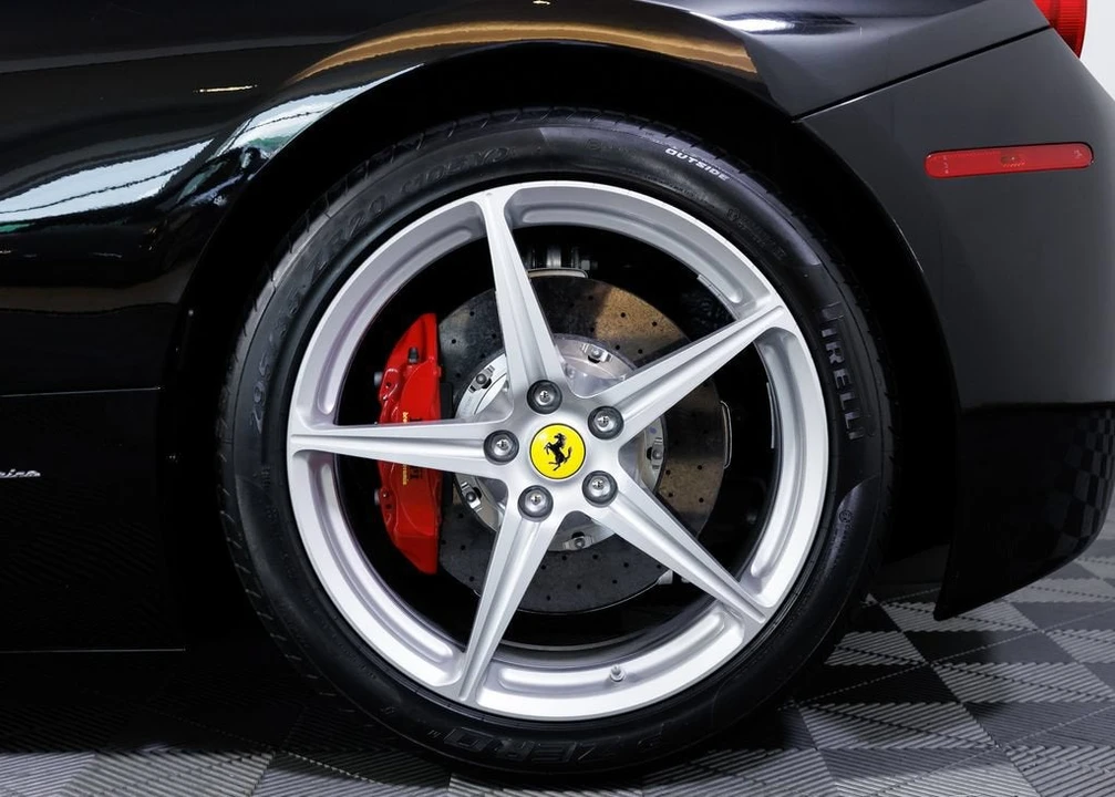 2013 Ferrari 458 Italia - Image 6 of 31
