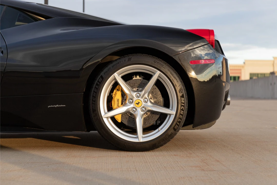 2013 Ferrari 458 Italia - Image 10 of 31