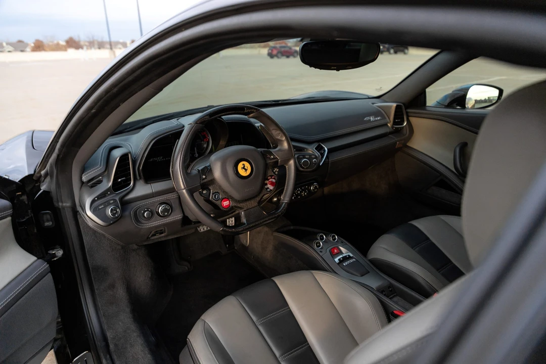 2013 Ferrari 458 Italia - Image 30 of 31