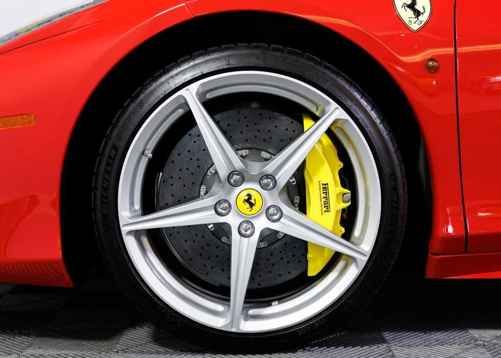 2013 Ferrari 458 Italia - Image 5 of 31