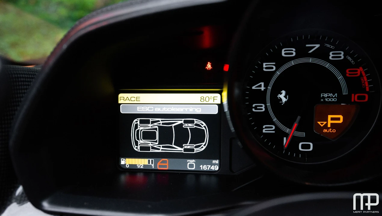 2013 Ferrari 458 Italia - Image 17 of 31