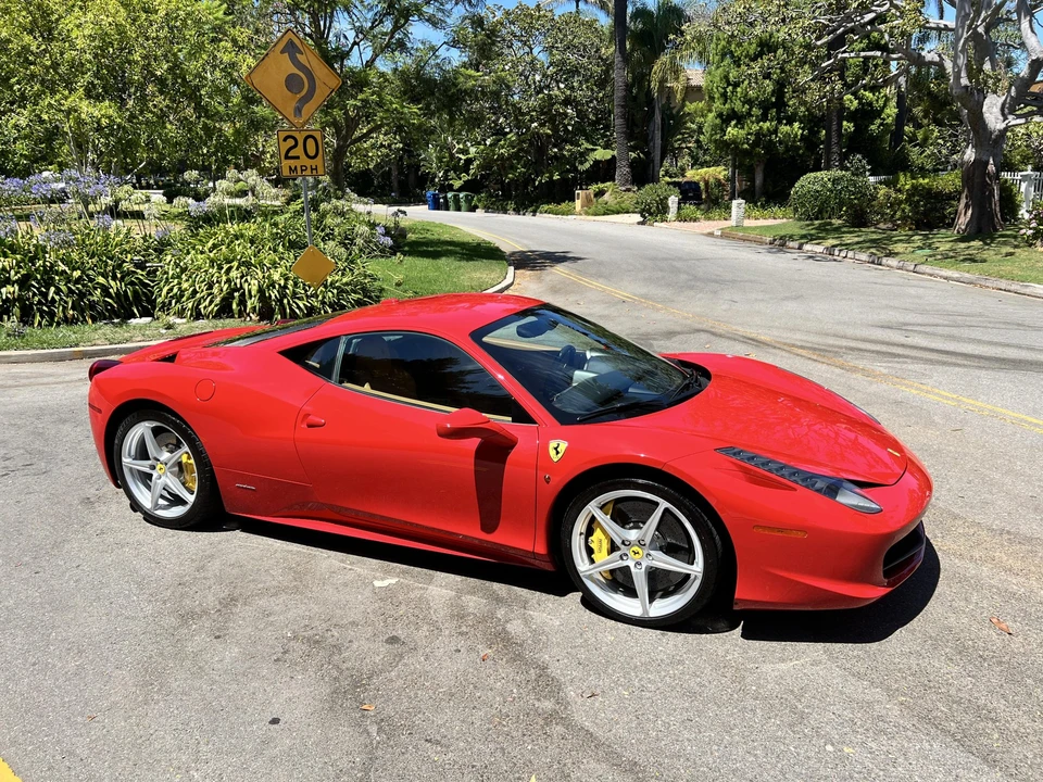 2013 Ferrari 458 Italia - Image 28 of 31