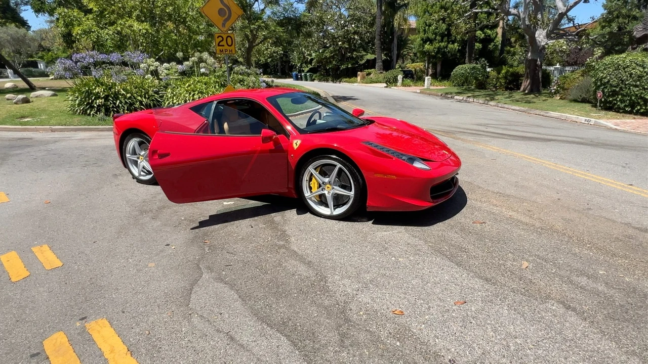 2013 Ferrari 458 Italia - Image 29 of 31